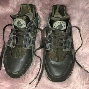 Camo Nike Huraches